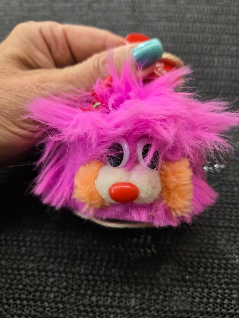Faux Popples on a string, with tag that says I love you